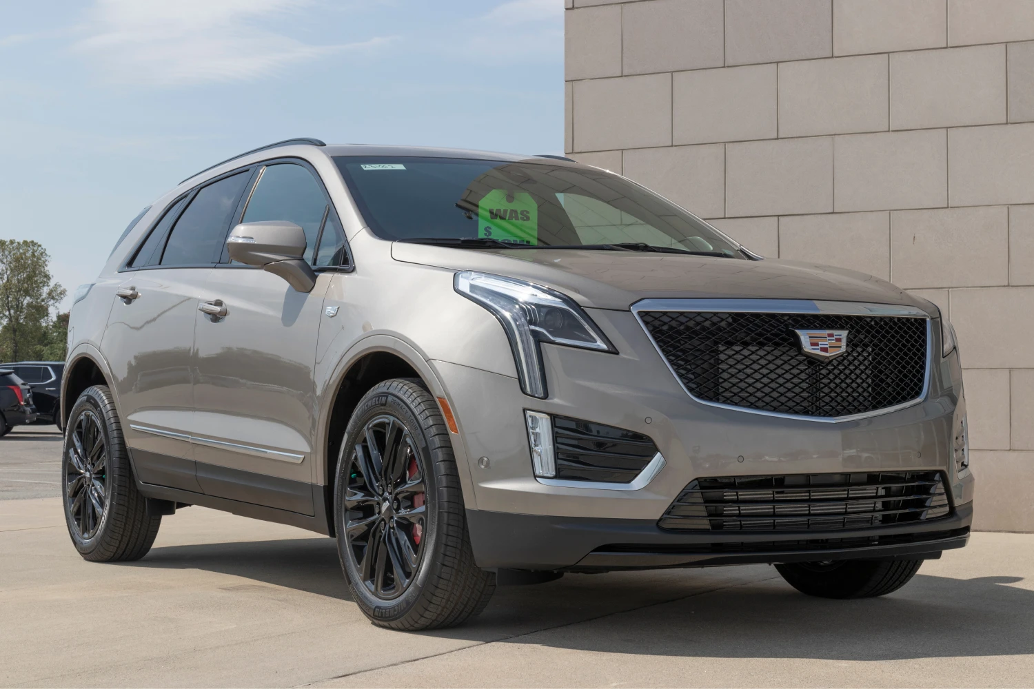 trash bin for Cadillac XT5